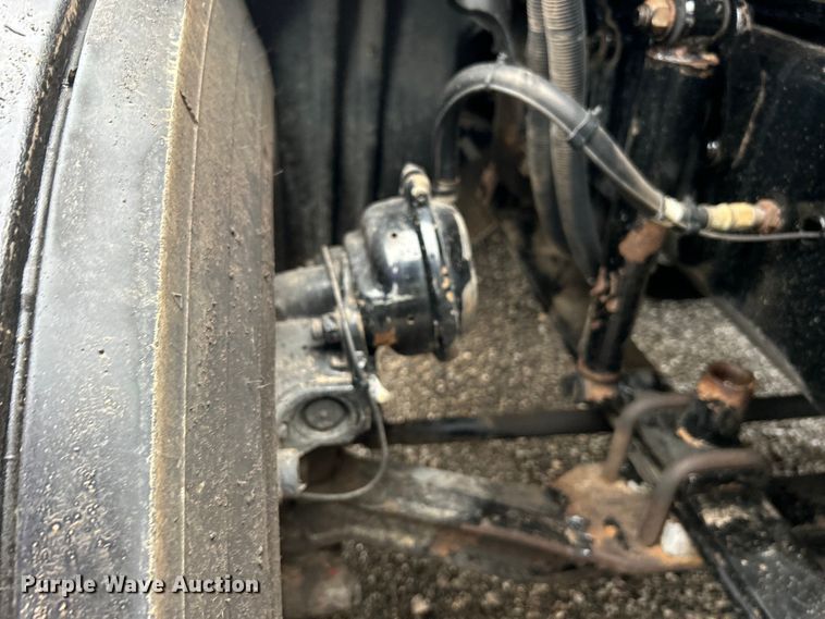 image for item EG1507 2016 Freightliner  Cascadia semi truck