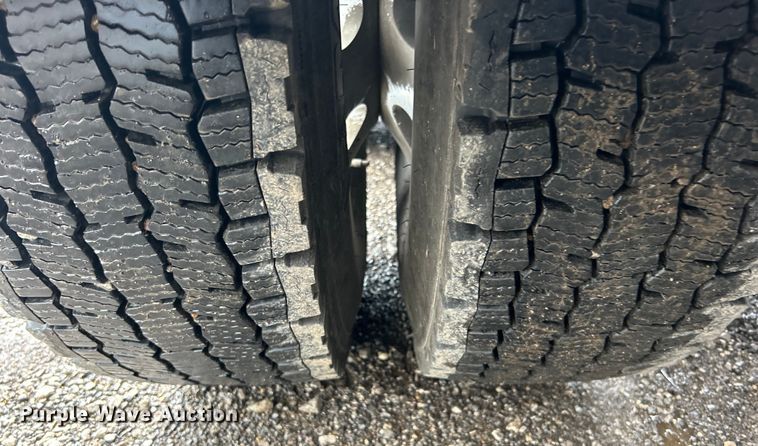 image for item EG1507 2016 Freightliner  Cascadia semi truck