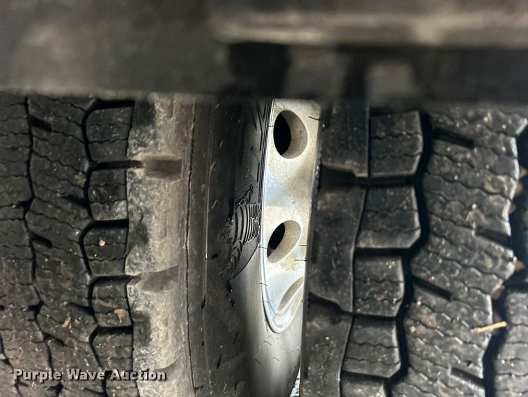 image for item EG1507 2016 Freightliner  Cascadia semi truck