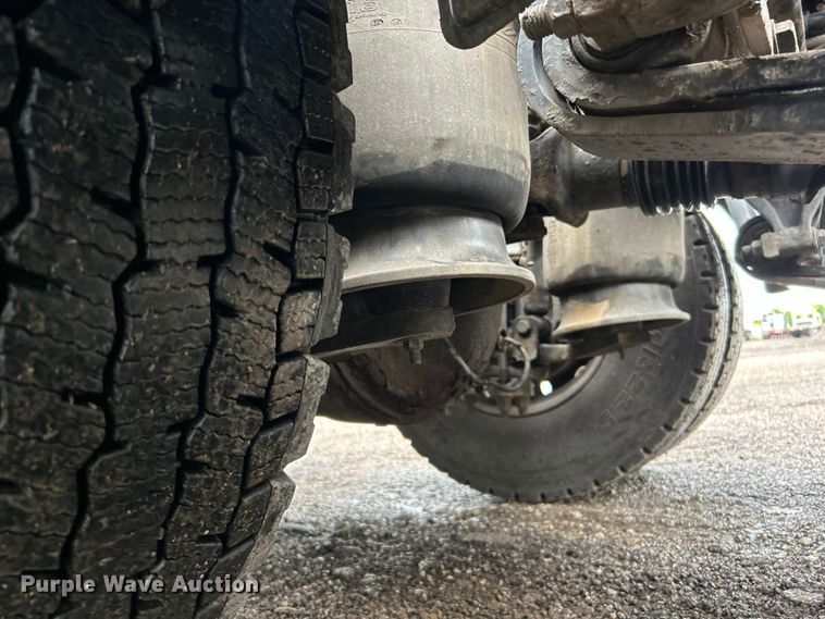 image for item EG1507 2016 Freightliner  Cascadia semi truck