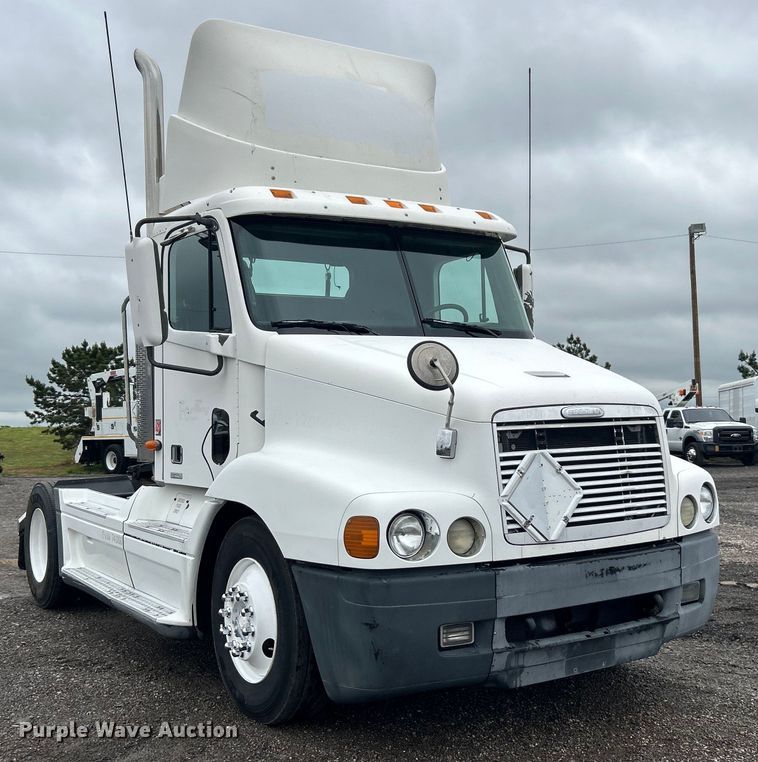 image for item EG1508 2002 Freightliner  Century Class semi truck