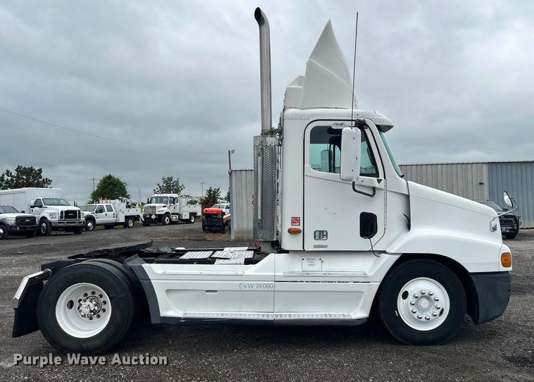 image for item EG1508 2002 Freightliner  Century Class semi truck