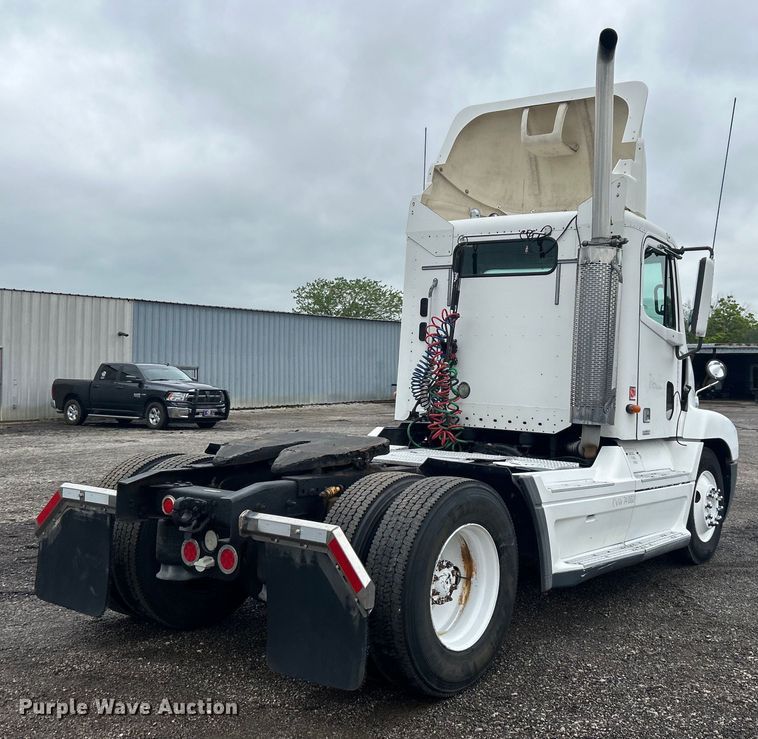 image for item EG1508 2002 Freightliner  Century Class semi truck