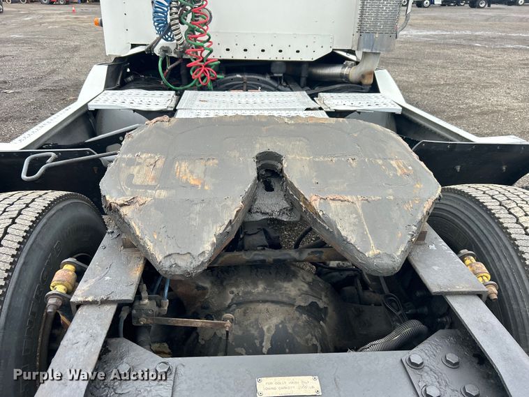 image for item EG1508 2002 Freightliner  Century Class semi truck