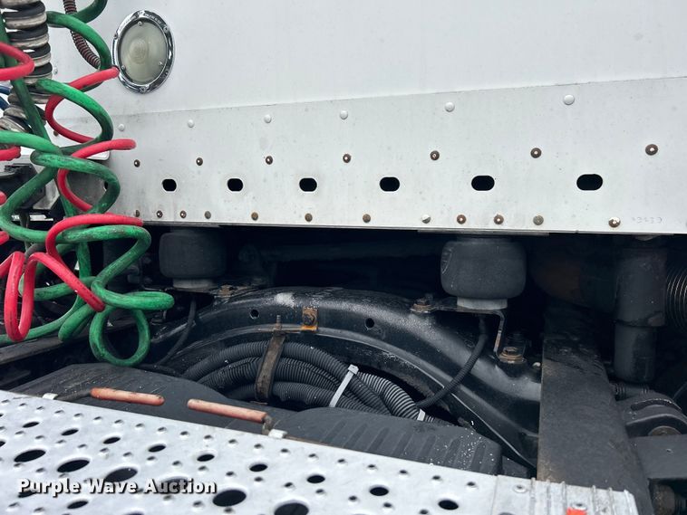 image for item EG1508 2002 Freightliner  Century Class semi truck