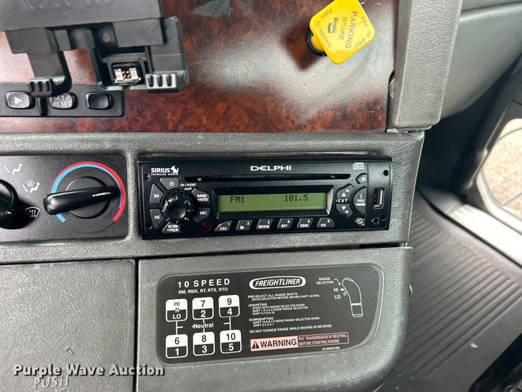 image for item EG1508 2002 Freightliner  Century Class semi truck