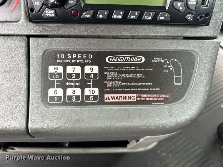 image for item EG1508 2002 Freightliner  Century Class semi truck