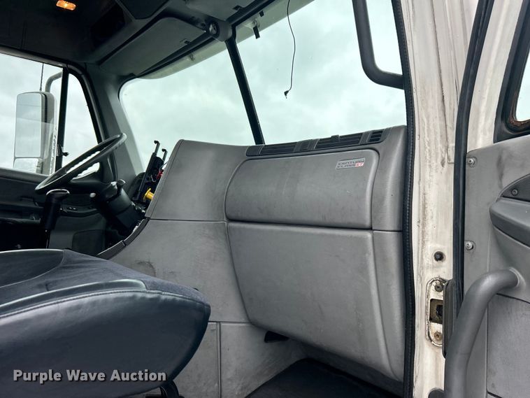 image for item EG1508 2002 Freightliner  Century Class semi truck