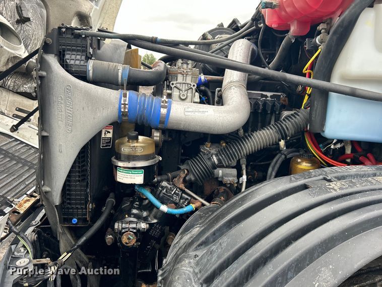 image for item EG1508 2002 Freightliner  Century Class semi truck