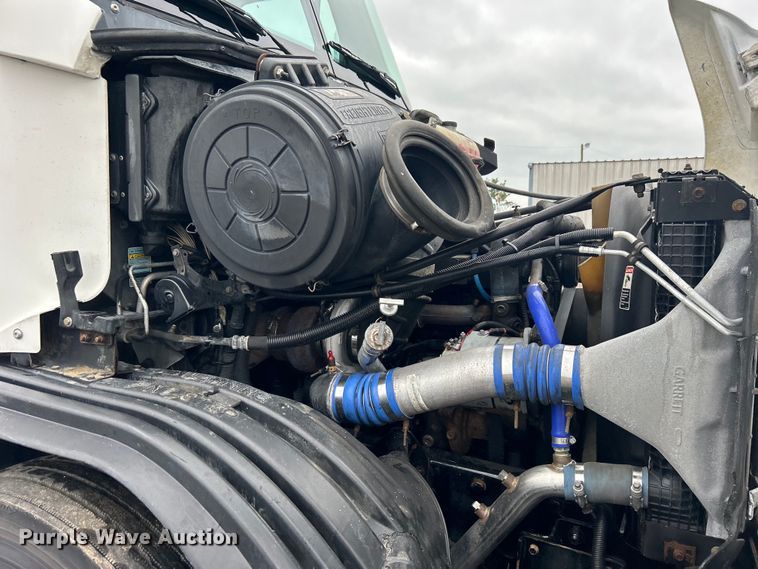 image for item EG1508 2002 Freightliner  Century Class semi truck