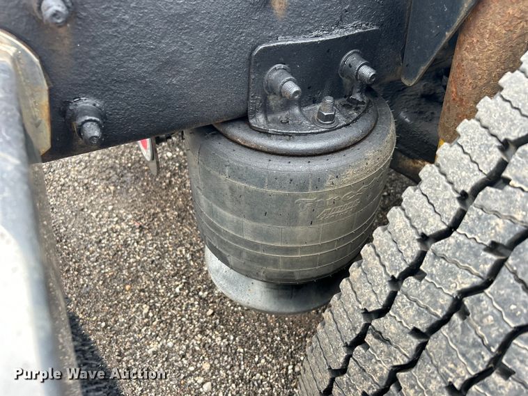 image for item EG1508 2002 Freightliner  Century Class semi truck