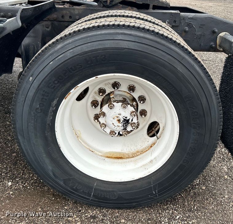 image for item EG1508 2002 Freightliner  Century Class semi truck