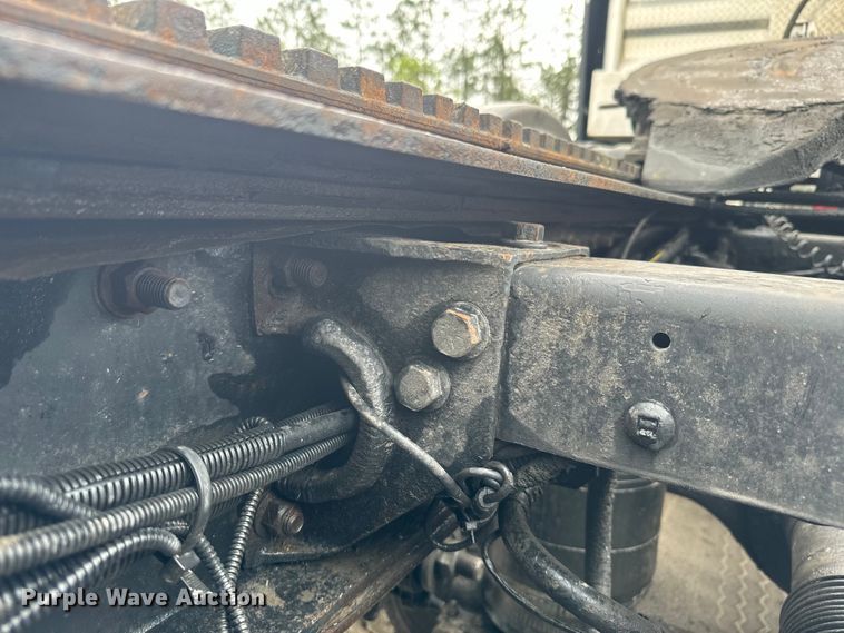 image for item EH5394 2000 Peterbilt 379 semi truck