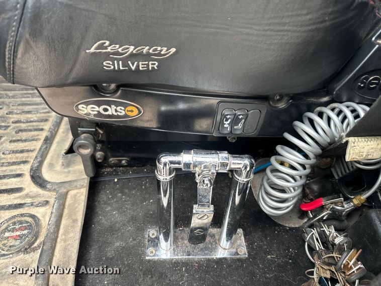 image for item EH5394 2000 Peterbilt 379 semi truck