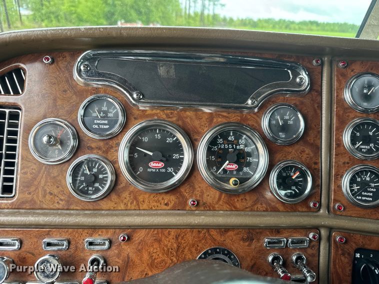 image for item EH5394 2000 Peterbilt 379 semi truck