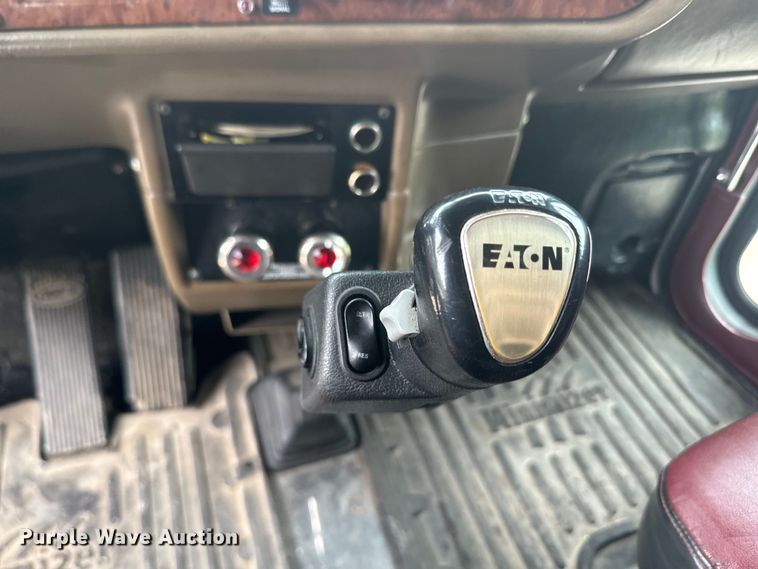 image for item EH5394 2000 Peterbilt 379 semi truck