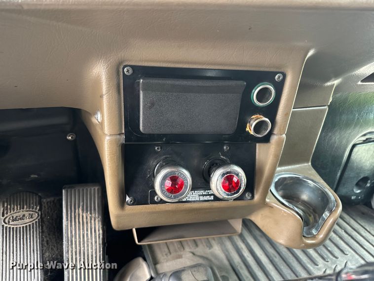 image for item EH5394 2000 Peterbilt 379 semi truck