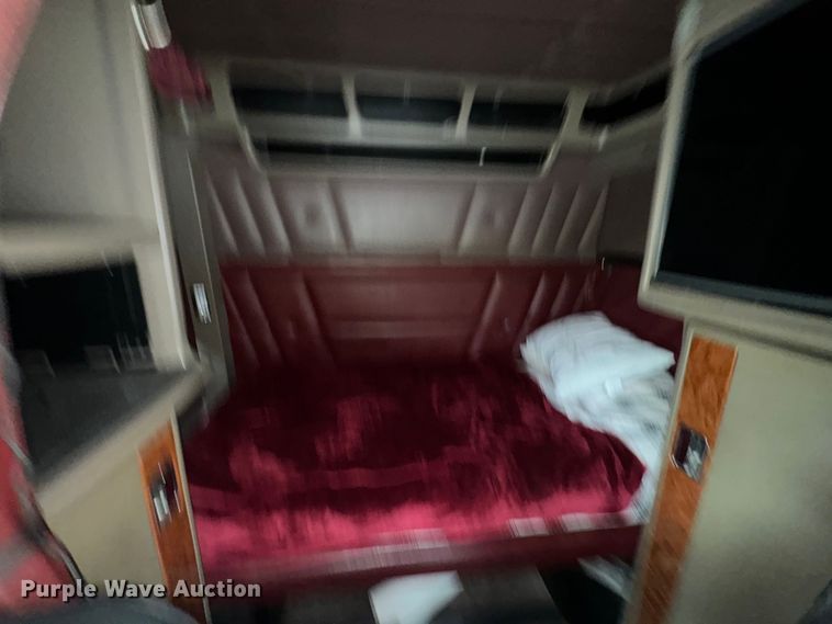 image for item EH5394 2000 Peterbilt 379 semi truck