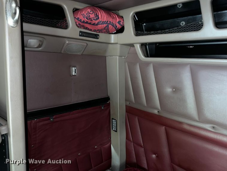 image for item EH5394 2000 Peterbilt 379 semi truck