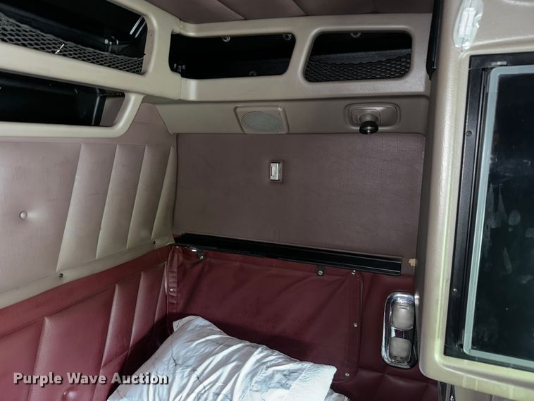 image for item EH5394 2000 Peterbilt 379 semi truck