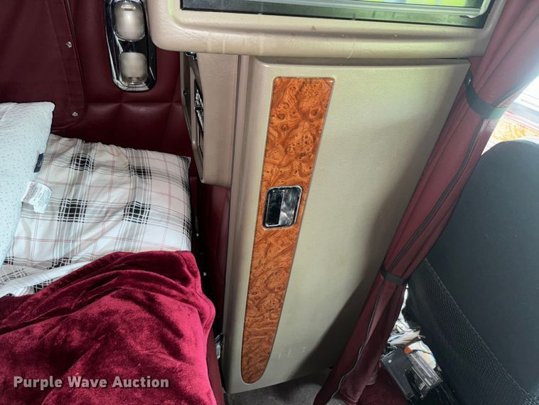 image for item EH5394 2000 Peterbilt 379 semi truck