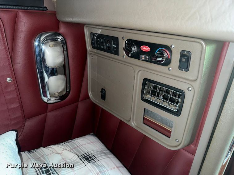 image for item EH5394 2000 Peterbilt 379 semi truck