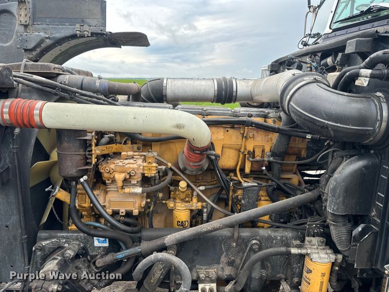 image for item EH5394 2000 Peterbilt 379 semi truck