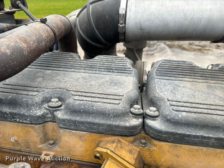 image for item EH5394 2000 Peterbilt 379 semi truck