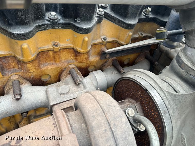 image for item EH5394 2000 Peterbilt 379 semi truck