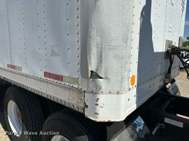 image for item EH6700 2001 Stoughton AVW-482T-S-C dry van trailer