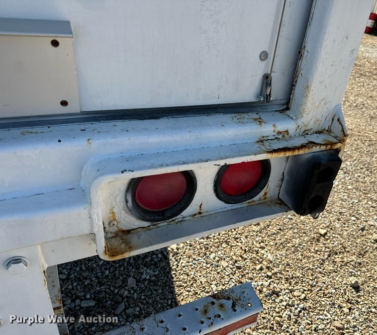 image for item EH6700 2001 Stoughton AVW-482T-S-C dry van trailer