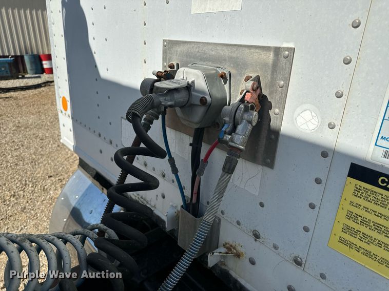 image for item EH6700 2001 Stoughton AVW-482T-S-C dry van trailer