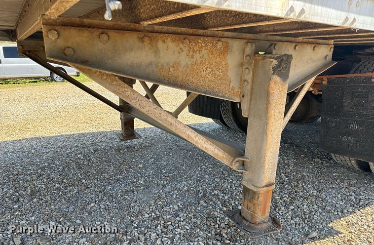 image for item EH6700 2001 Stoughton AVW-482T-S-C dry van trailer