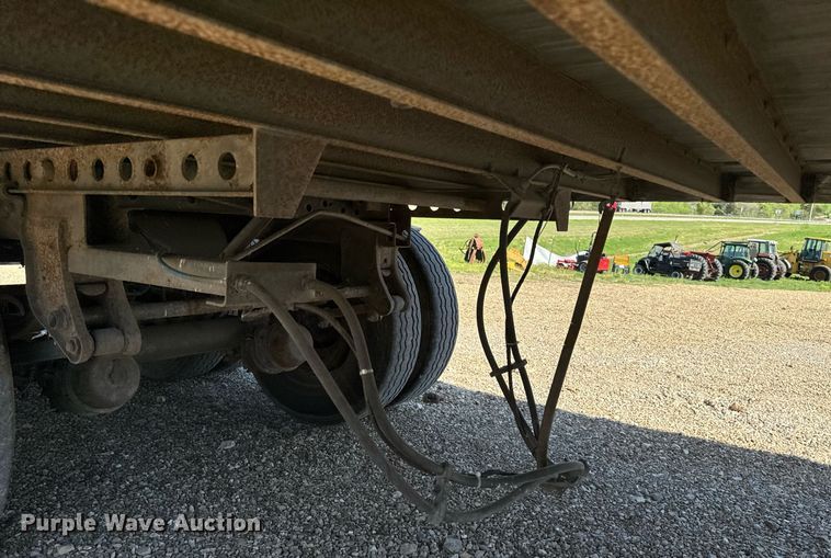 image for item EH6700 2001 Stoughton AVW-482T-S-C dry van trailer