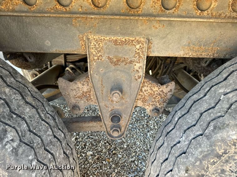 image for item EH6700 2001 Stoughton AVW-482T-S-C dry van trailer