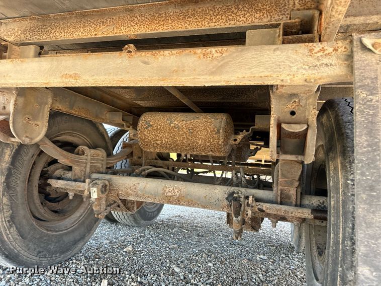 image for item EH6700 2001 Stoughton AVW-482T-S-C dry van trailer