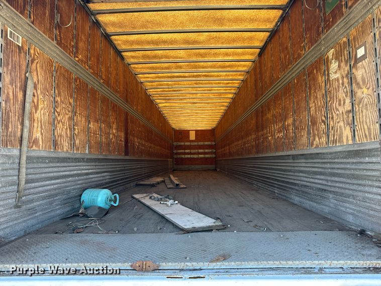 image for item EH6700 2001 Stoughton AVW-482T-S-C dry van trailer