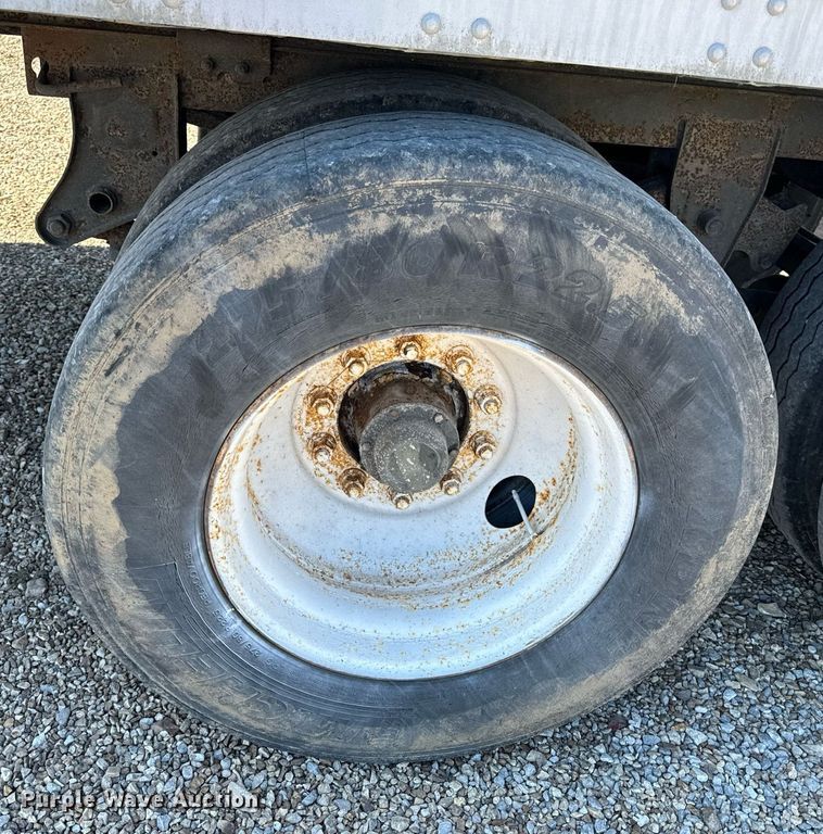 image for item EH6700 2001 Stoughton AVW-482T-S-C dry van trailer