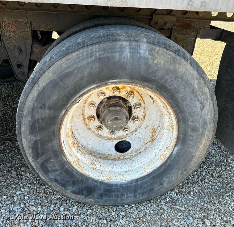 image for item EH6700 2001 Stoughton AVW-482T-S-C dry van trailer