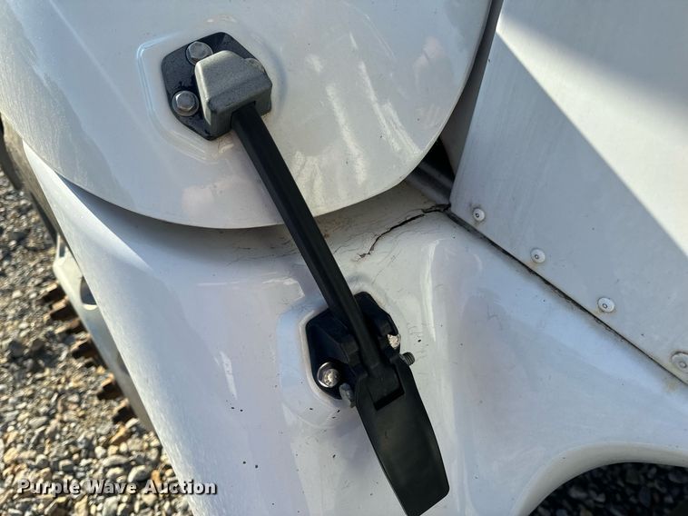 image for item EH6706 2007 International 9400i semi truck