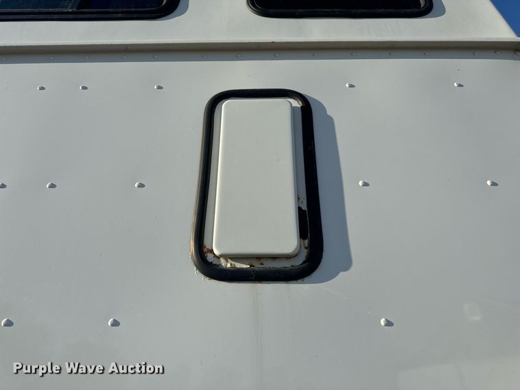 image for item EH6706 2007 International 9400i semi truck