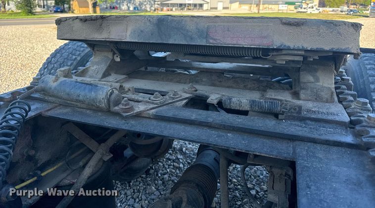 image for item EH6706 2007 International 9400i semi truck