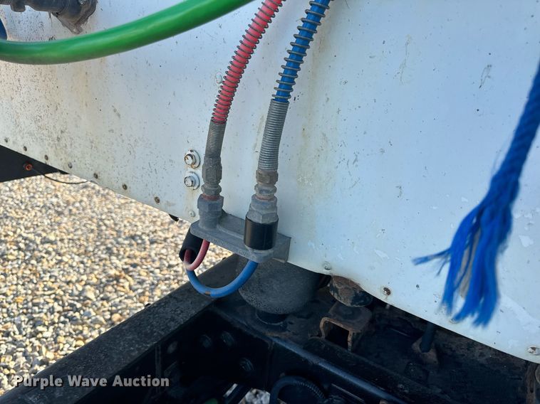 image for item EH6706 2007 International 9400i semi truck