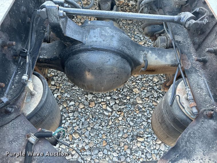 image for item EH6706 2007 International 9400i semi truck