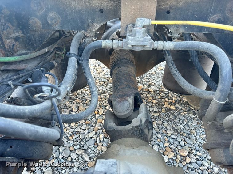 image for item EH6706 2007 International 9400i semi truck