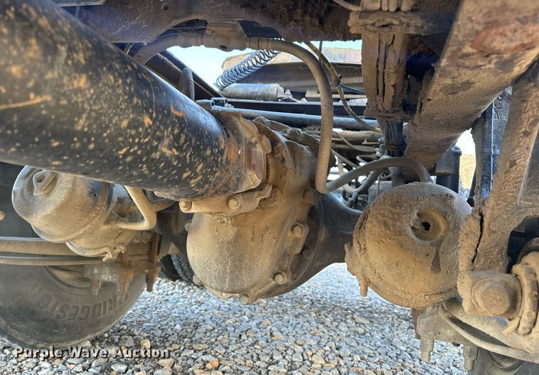 image for item EH6706 2007 International 9400i semi truck