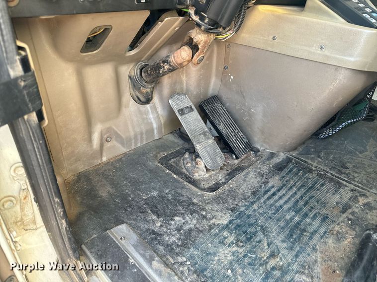 image for item EH6706 2007 International 9400i semi truck