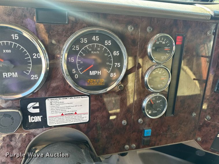 image for item EH6706 2007 International 9400i semi truck