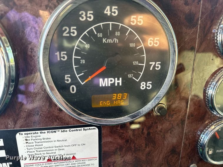 image for item EH6706 2007 International 9400i semi truck