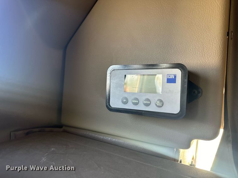 image for item EH6706 2007 International 9400i semi truck